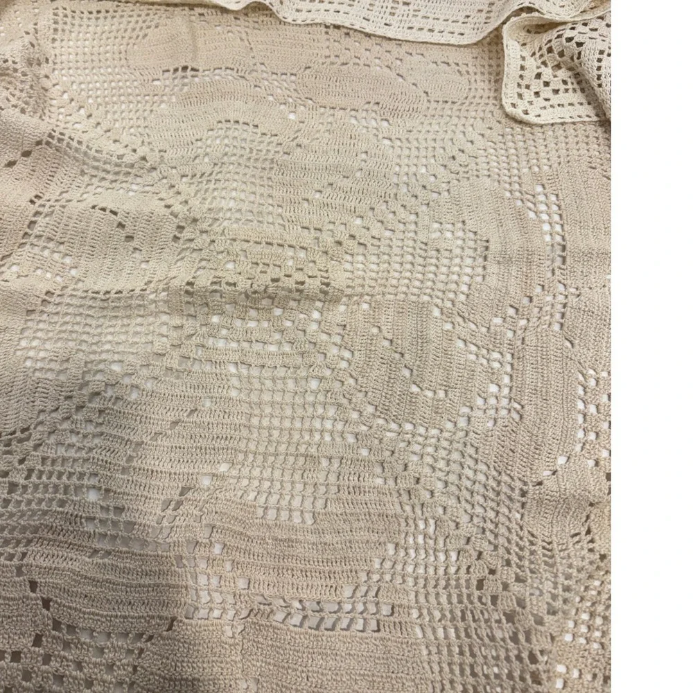 Vintage Handmade Crochet Lace Square Tablecloth Floral Cream 35'' Farmhouse Boho